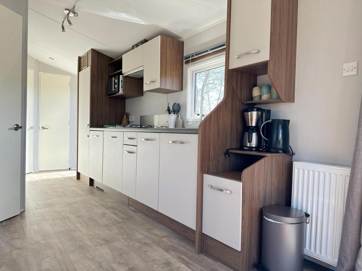Chalet 550 Op Recreatiepark De Wielen 신트 마르턴 외부 사진