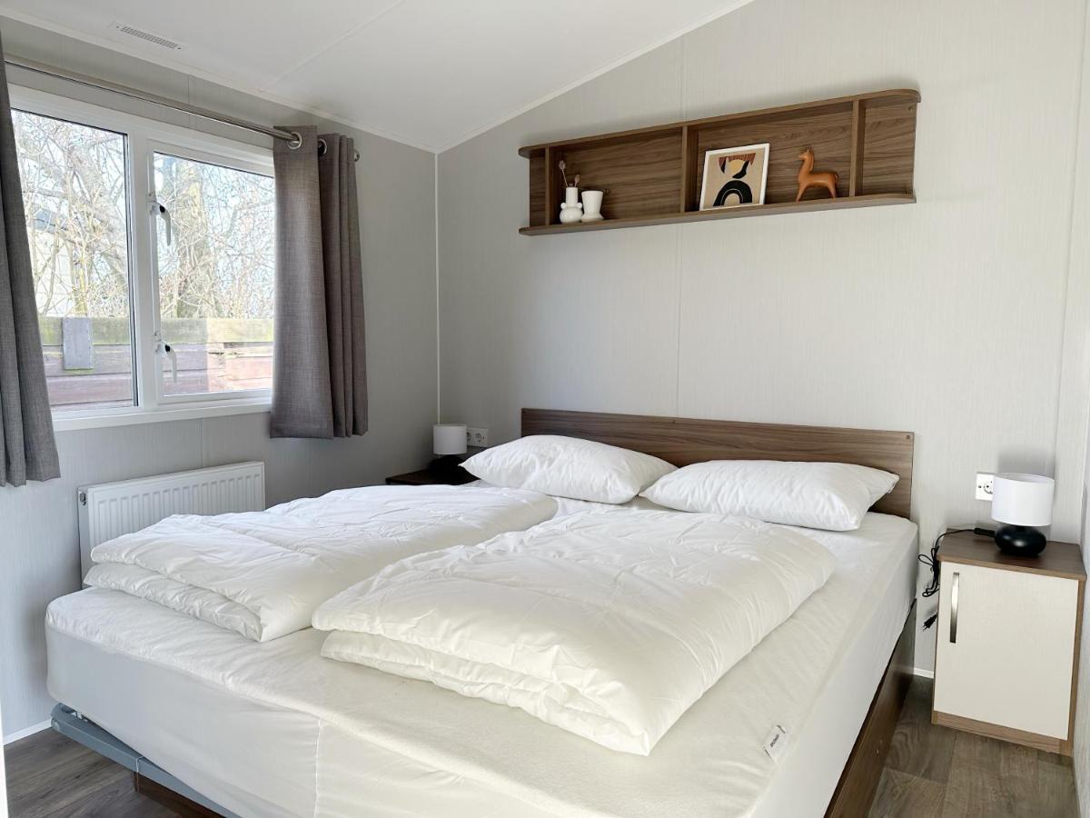 Chalet 550 Op Recreatiepark De Wielen 신트 마르턴 외부 사진